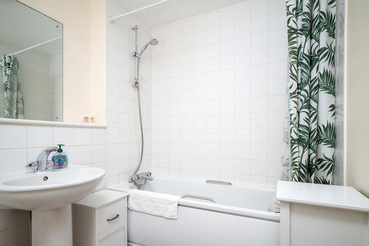 Charming Flat Close To Stadium Londra